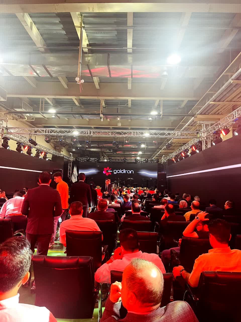 برگزاری مراسم روز گلدیران با حضور نمایندگان فروش محصولات جی پلاس