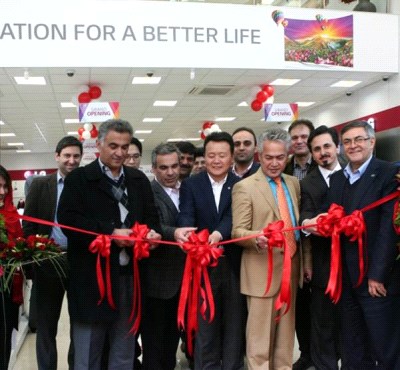 ال‌جی و گلدیران بزرگترین فروشگاه محصولات لوازم خانگی و موبایل در شرق تهران را افتتاح نمودند